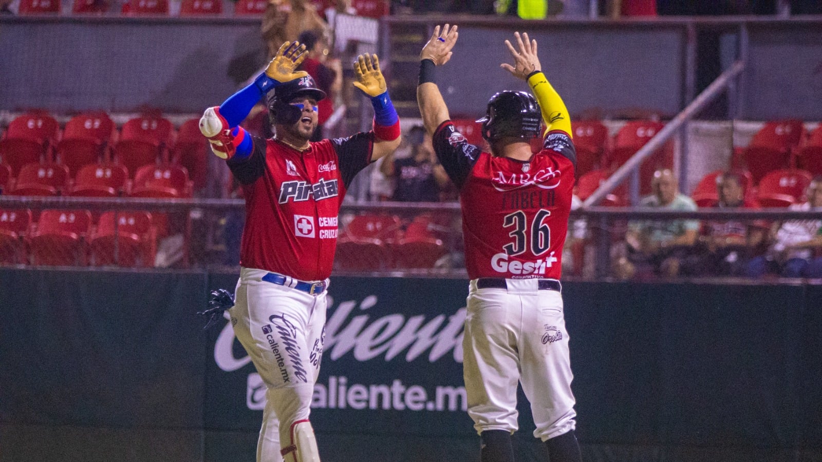 Los Piratas pegan primero ante los Leones, que suman 11 reveses en fila